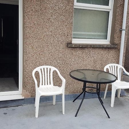 Art Studio Apartment Briton Ferry Exterior photo